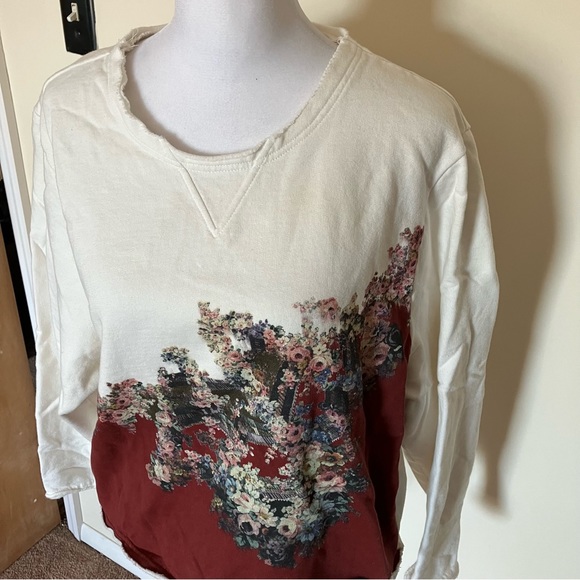 All Saints Women’s White Red Floral Crewneck Sweatshirt size Medium - Picture 5 of 8